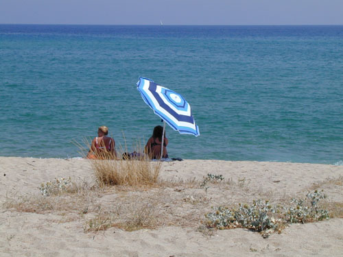 Playas de Cerdeña - Playa de Su Petrosu Vista parcial de la playa de Su Petrosu - Destino imperdible en unas vacaciones en Cerdeña